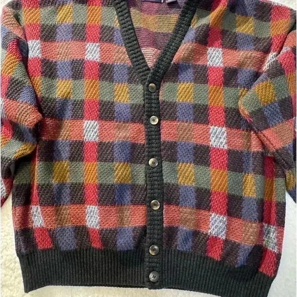 Like New Vintage Men’s Button Sweater Size L. - Picture 2 of 4